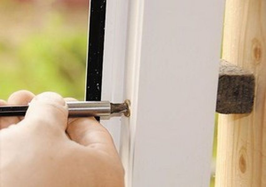 Как установить окно в деревянном доме